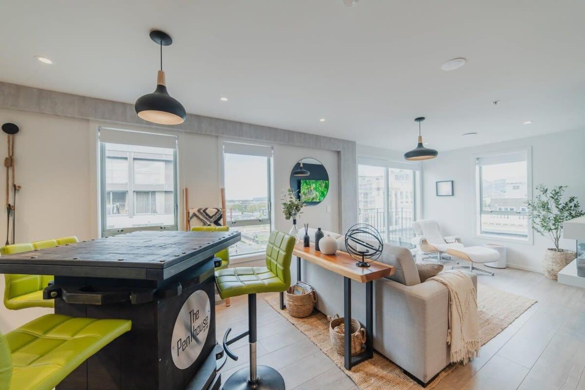 Penthouse Perfection - 2Br Elegance On Worcester St Christchurch Eksteriør billede