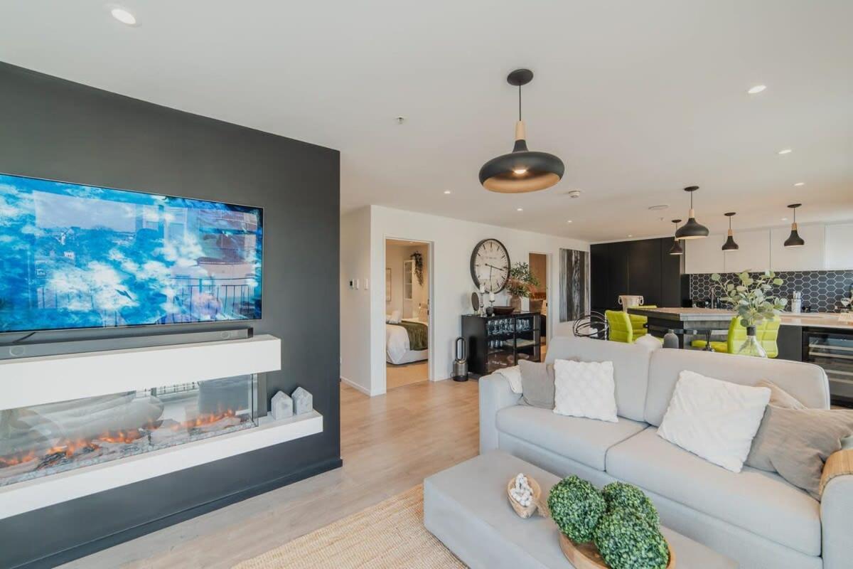 Penthouse Perfection - 2Br Elegance On Worcester St Christchurch Eksteriør billede