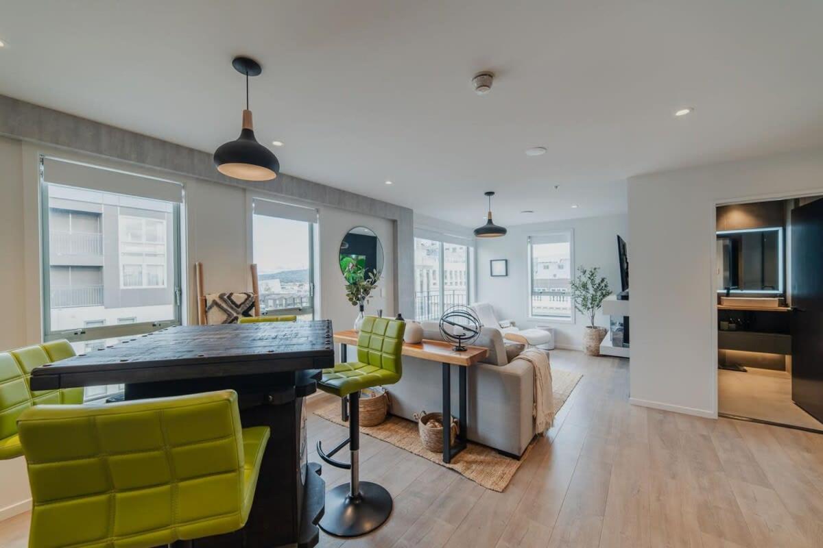 Penthouse Perfection - 2Br Elegance On Worcester St Christchurch Eksteriør billede