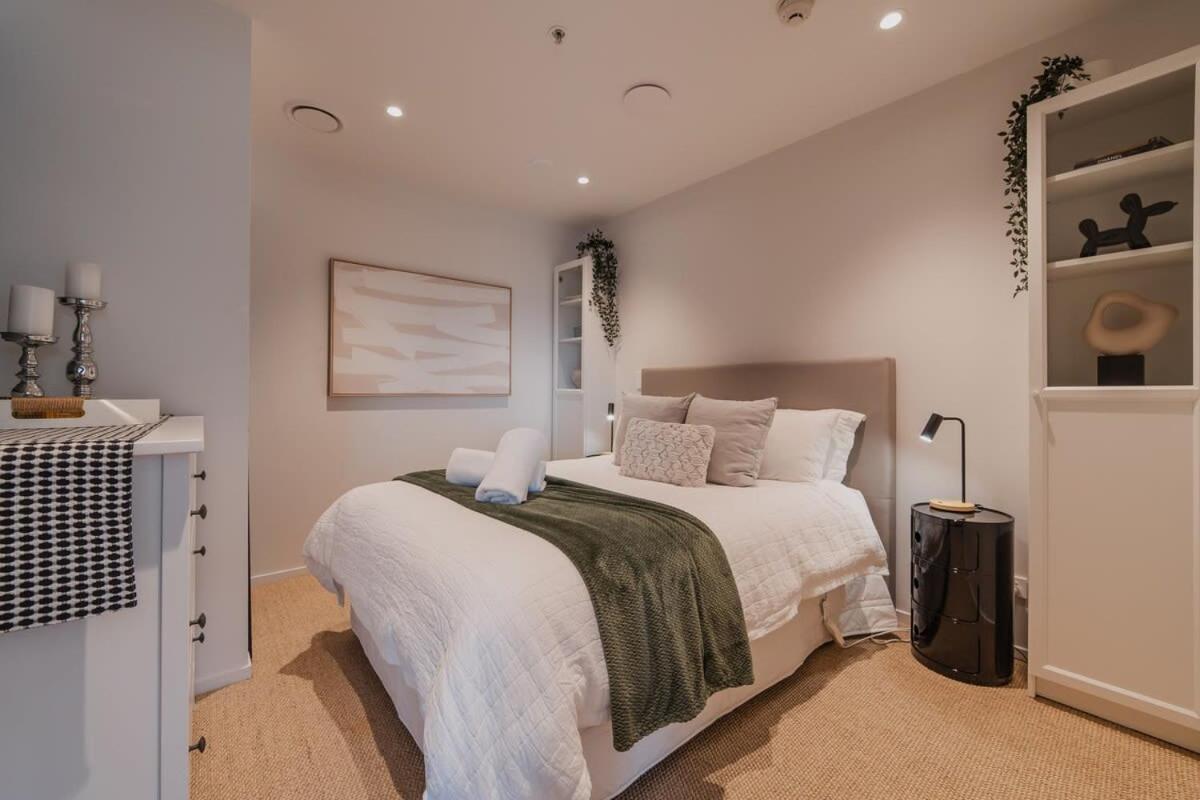 Penthouse Perfection - 2Br Elegance On Worcester St Christchurch Eksteriør billede