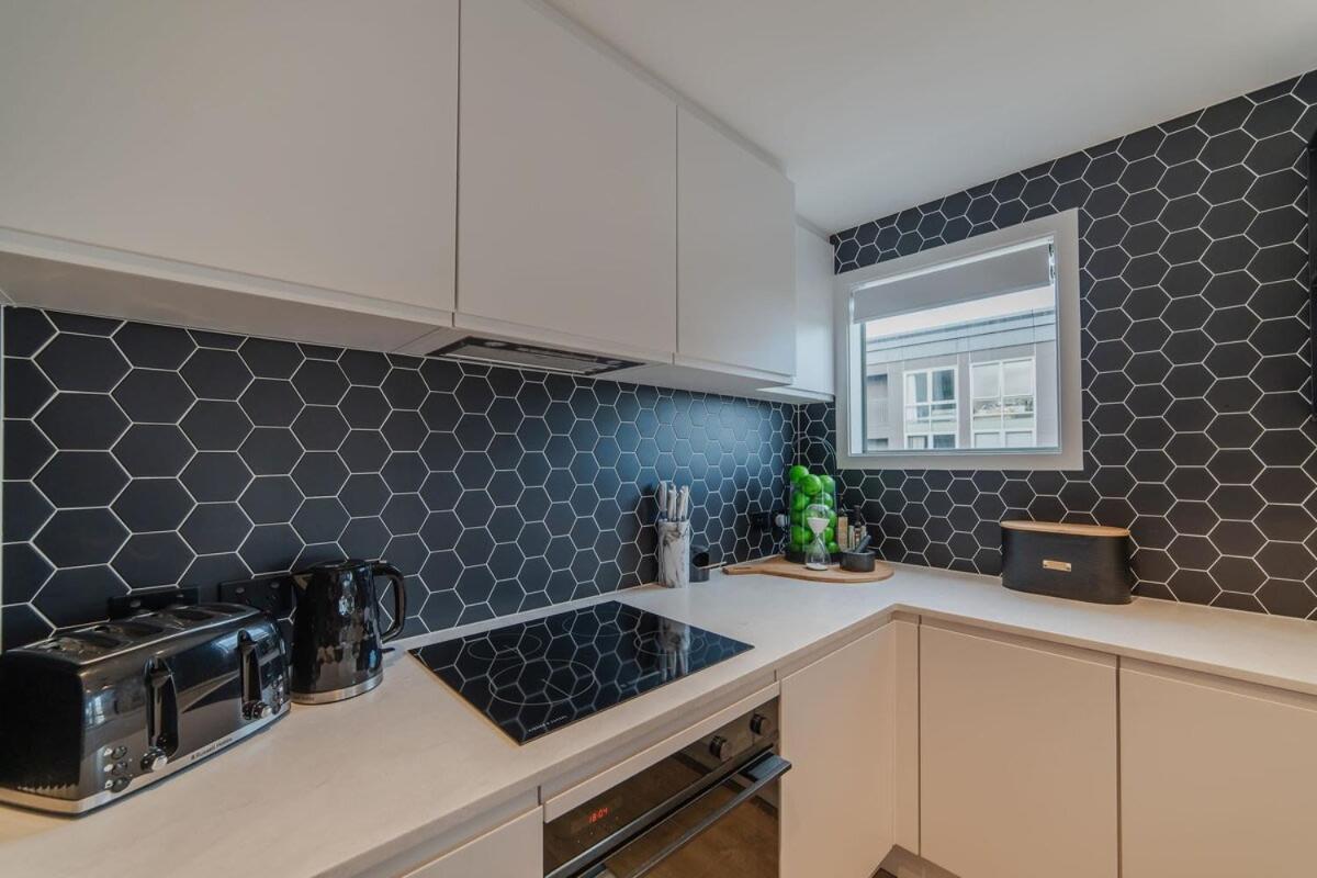 Penthouse Perfection - 2Br Elegance On Worcester St Christchurch Eksteriør billede