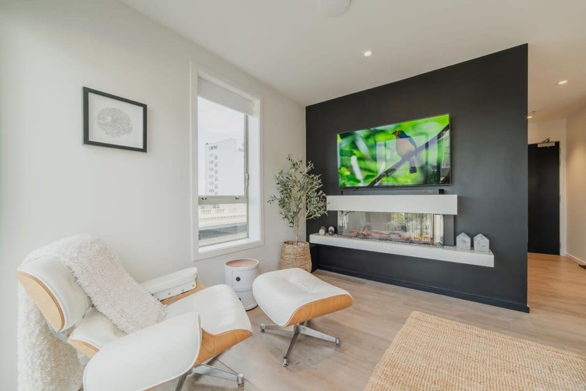 Penthouse Perfection - 2Br Elegance On Worcester St Christchurch Eksteriør billede