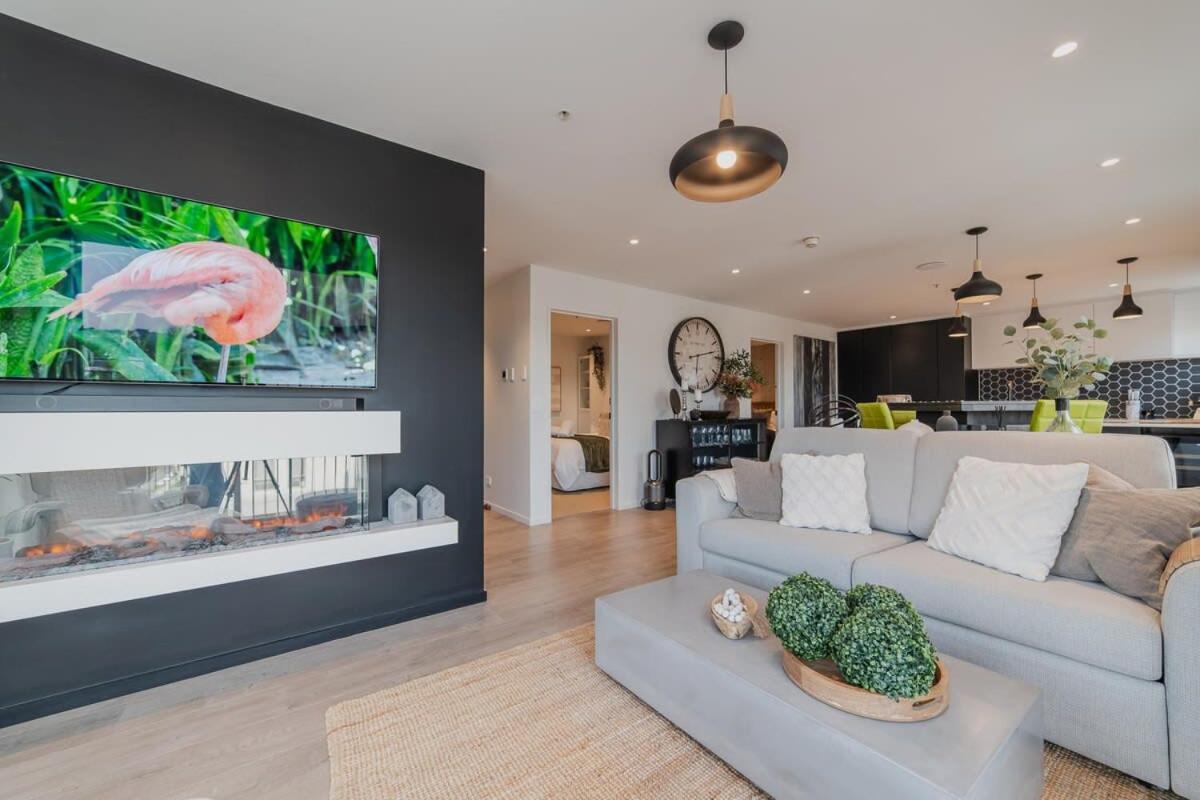 Penthouse Perfection - 2Br Elegance On Worcester St Christchurch Eksteriør billede